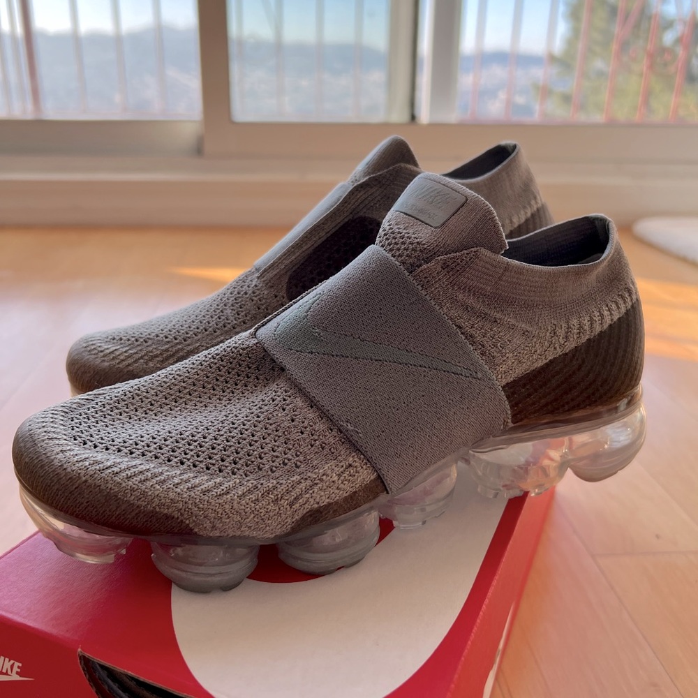 Nike Women's air vapormax flyknit olive green sneakers